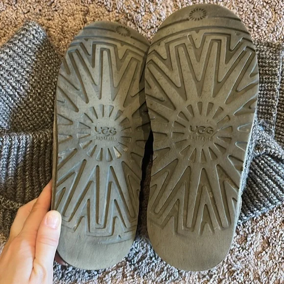 UGG Australia classic Cardi woven knit gray boots - Picture 9 of 10